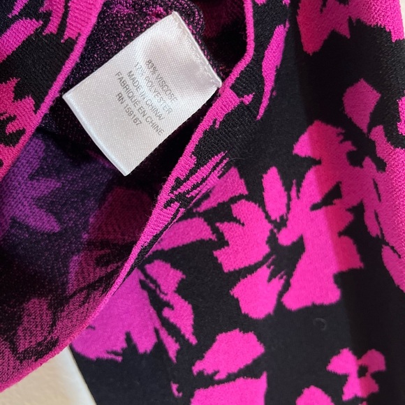 Milly Sweater - Women's Medium Black Pink EUC - Crewneck Long-Sleeved Floral - Picture 6 of 11
